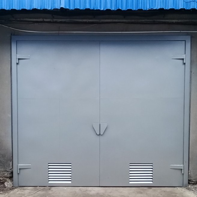 Poartă garaj metalică exemplu 4