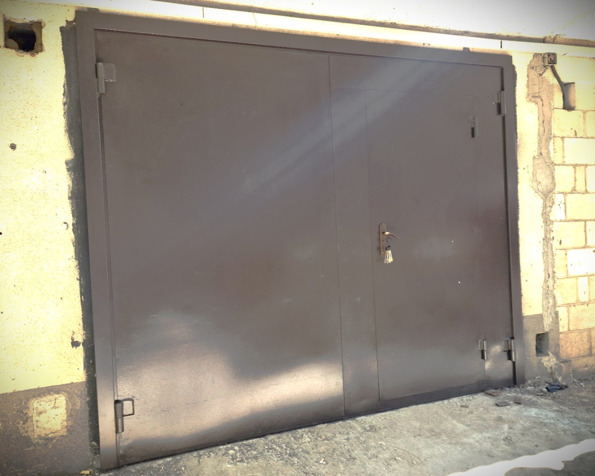 Poartă de garaj metalică 2