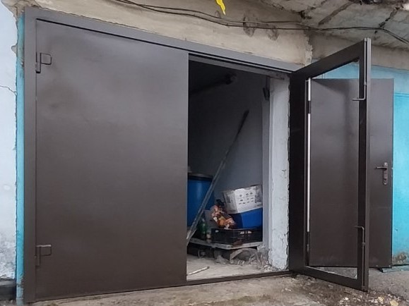 Poartă metalică garaj 1