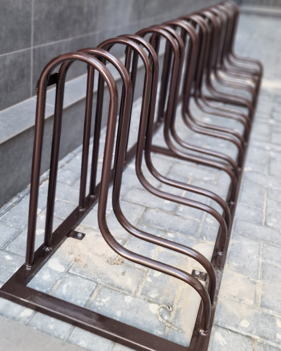 Suport metalic biciclete montat