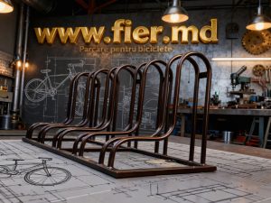 Parcare pentru biciclete din metal, instalare ușoară în fața scării sau în locuri publice. Comandă și montaj la cerere. #parcarebiciclete #suportbiciclete #metalmd #Chisinau #mobilitateurbana